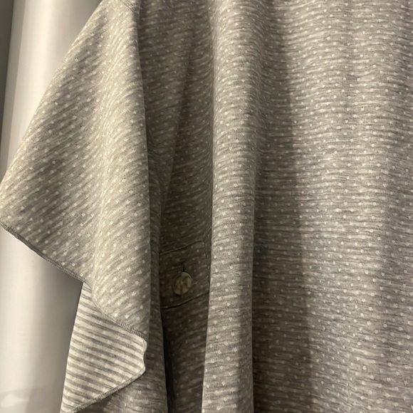 Cabi ATC Reversible Cape - Picture 9 of 9